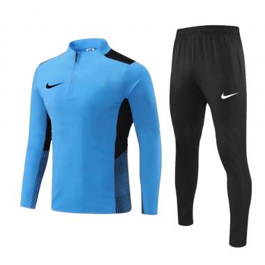 Тренувальний костюм Nike